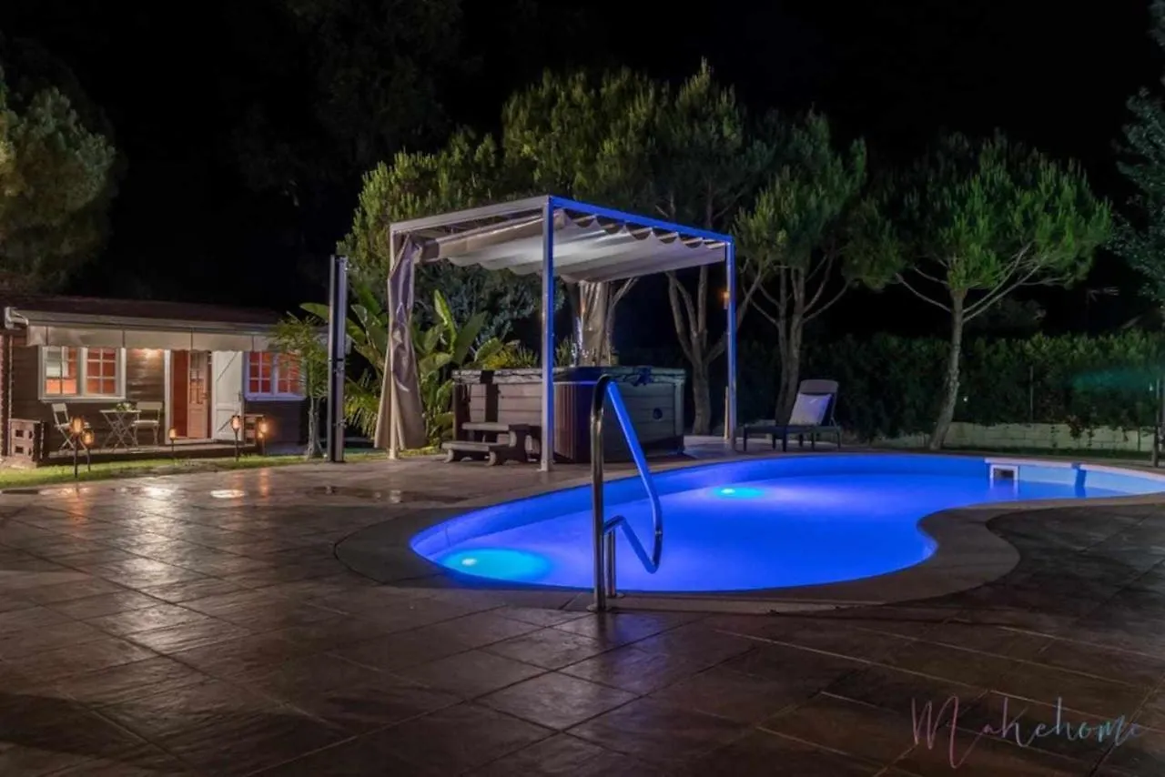Bungalow Espectacular Garaje Piscina Y Jacuzzi contacts